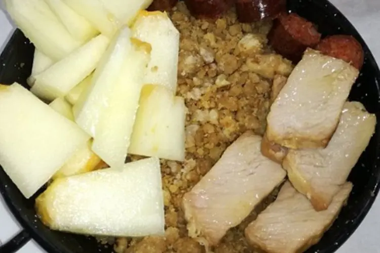 Plato combinado de la casa servido en Venta El Cortijuelo